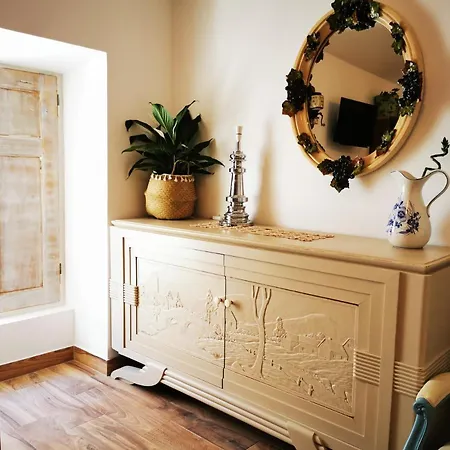 Vida A Portuguesa, Charming 