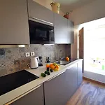 Vida A Portuguesa, Charming 