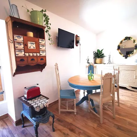 'algarve', Charming Portuguese Style In The Historical Centre, 'vida A Portuguesa' Apartment *