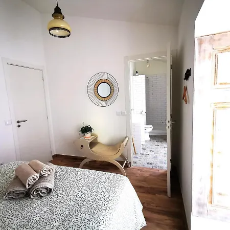 'algarve', Charming Portuguese Style In The Historical Centre, 'vida A Portuguesa' Apartment Portimao