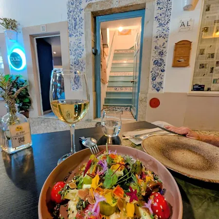 Vida A Portuguesa, Charming 